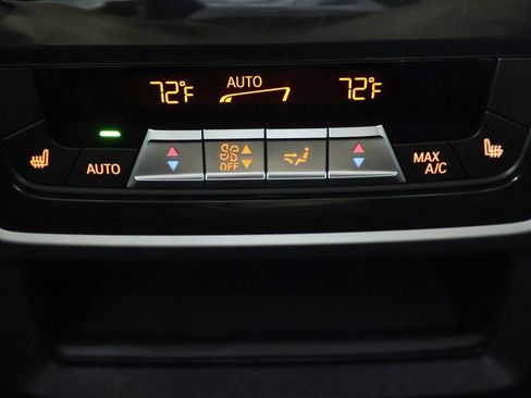 Used 2022 BMW X7 xDrive40i w/ M Sport Package image 54