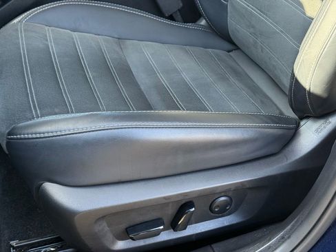 Used 2024 Mitsubishi Outlander SE image 17