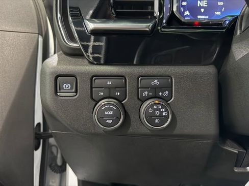 Certified 2025 Chevrolet Silverado 2500 LT w/ Convenience Package image 24