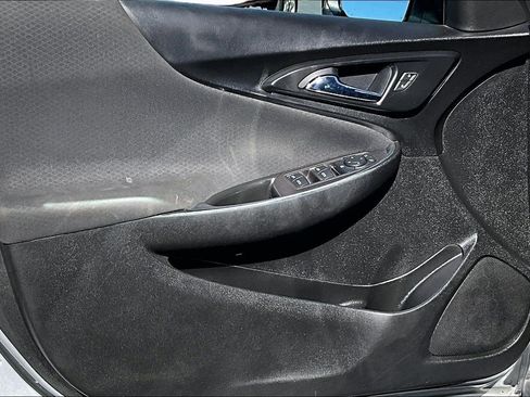 Used 2020 Chevrolet Malibu LT FWD image 16