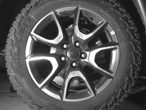 Used 2025 Jeep Compass Trailhawk AWD/4WD image 15