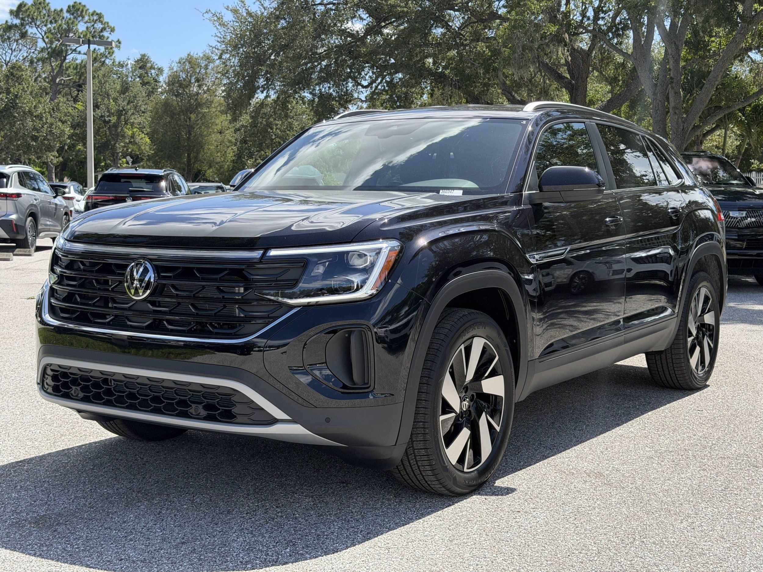 New 2026 Volkswagen Atlas Cross Sport SE FWD image 3