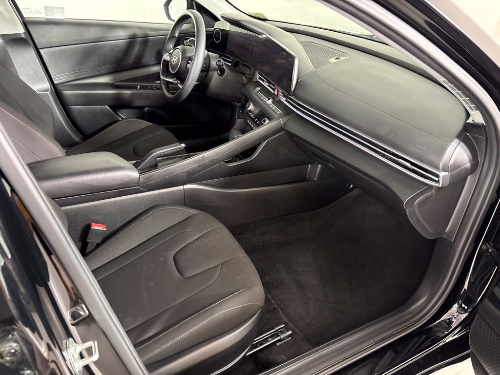 Used 2024 Hyundai Elantra SEL FWD image 17