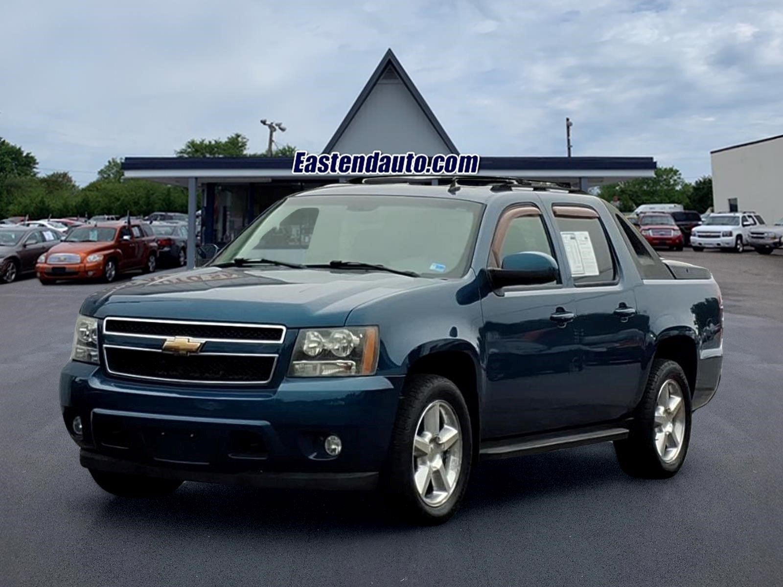 Used 2007 Chevrolet Avalanche LTZ w/ LTZ Preferred Equipment Group AWD/4WD image 1