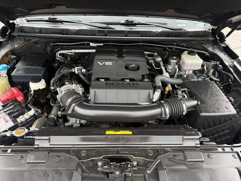 Used 2022 Nissan Frontier SV AWD/4WD image 18