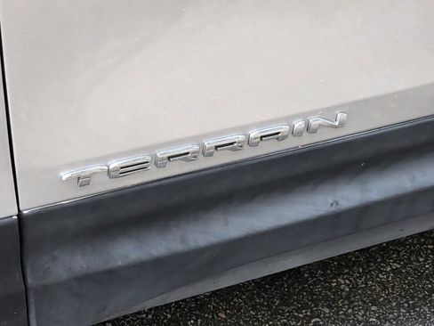 Used 2022 GMC Terrain SLE FWD image 27