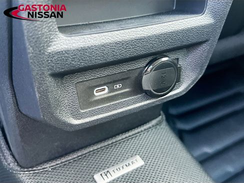 Used 2022 Volkswagen Tiguan SE AWD/4WD image 33