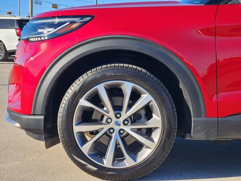 Used 2025 Ford Explorer Platinum w/ Ultimate Package image 9