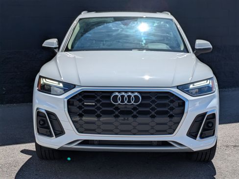 Certified 2024 Audi Q5 2.0T Premium Plus AWD/4WD image 2