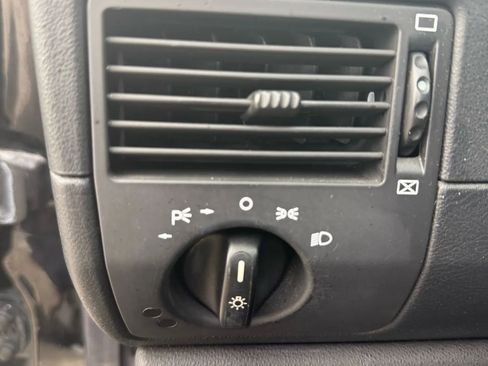 Used 2005 Chrysler Crossfire Convertible RWD image 13