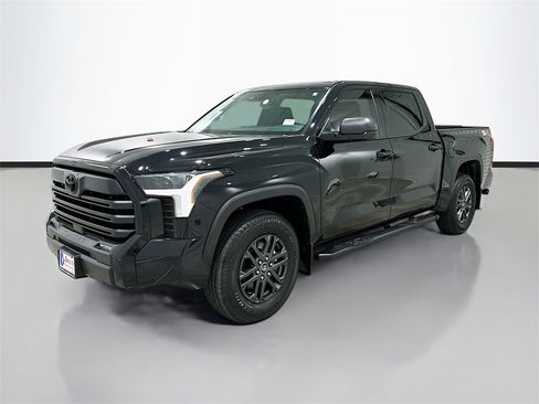 Used 2025 Toyota Tundra SR5 image 3
