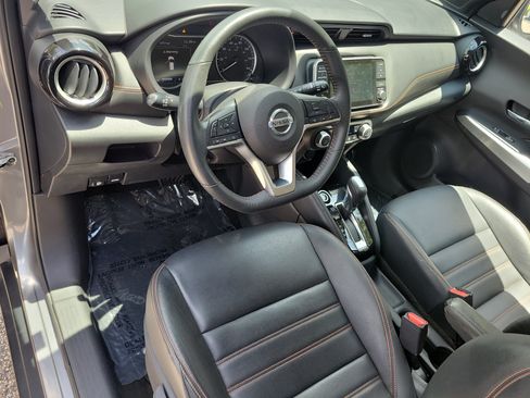 Certified 2020 Nissan Kicks SR w/ SR Premium Package FWD image 14