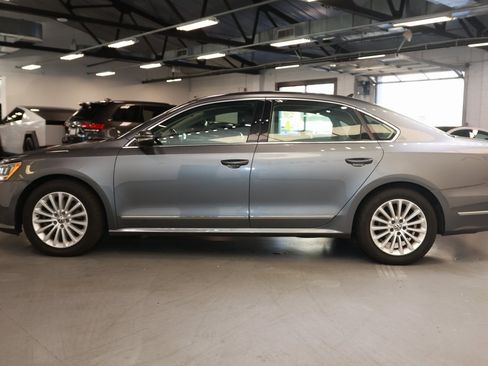 Used 2016 Volkswagen Passat 1.8T SE image 4