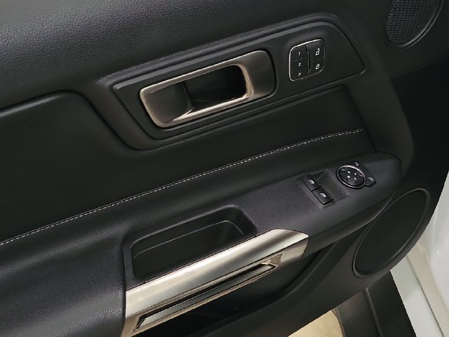 Used 2022 Ford Mustang Shelby GT500 w/ Technology Package RWD image 17