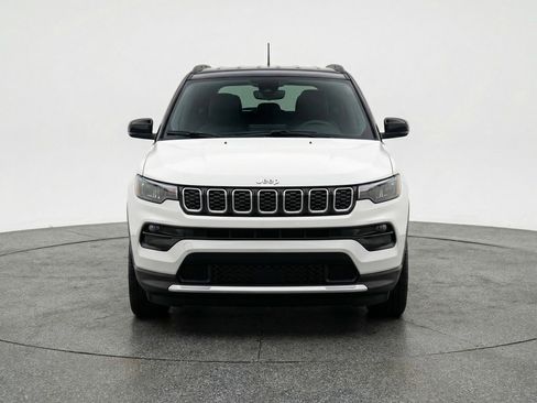 Used 2025 Jeep Compass Limited image 2