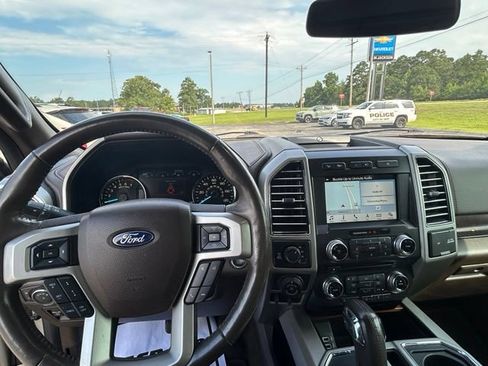 Used 2018 Ford F150 King Ranch w/ Equipment Group 601A Luxury AWD/4WD image 8