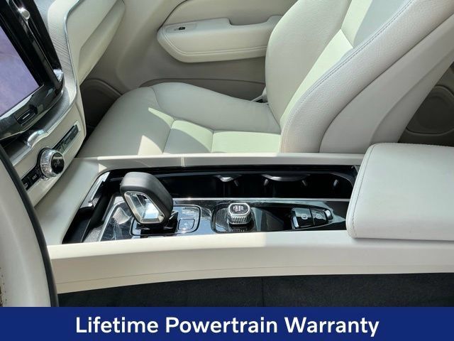 Certified 2024 Volvo XC60 B5 Plus w/ Protection Package Premier AWD/4WD image 13