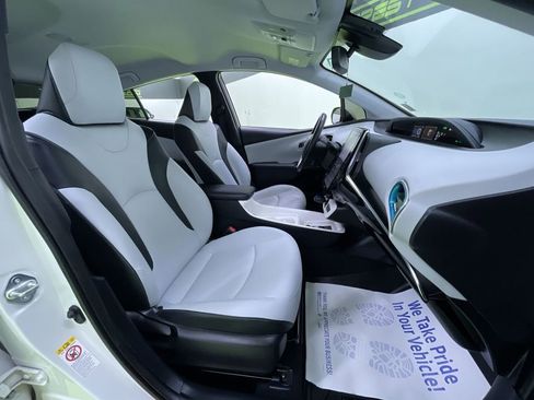 Used 2018 Toyota Prius Prime Advanced image 29
