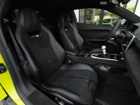 Used 2025 Lotus Emira RWD image 19