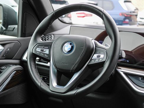 Certified 2026 BMW X5 xDrive50e w/ Parking Assistance Package AWD/4WD image 15