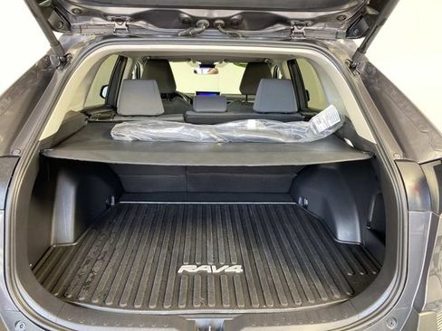 Used 2024 Toyota RAV4 XLE w/ Convenience Package AWD/4WD image 8