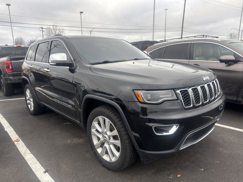 Used 2017 Jeep Grand Cherokee Limited w/ Luxury Group II image 4
