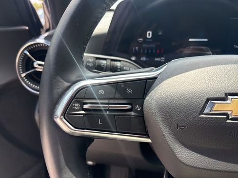 Used 2025 Chevrolet Equinox LT image 23