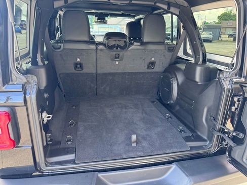 Used 2024 Jeep Wrangler Unlimited Rubicon AWD/4WD image 20