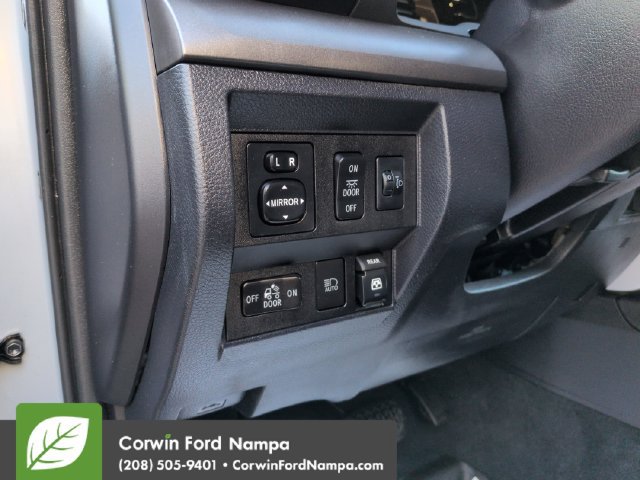 Used 2018 Toyota Tundra SR5 AWD/4WD image 13