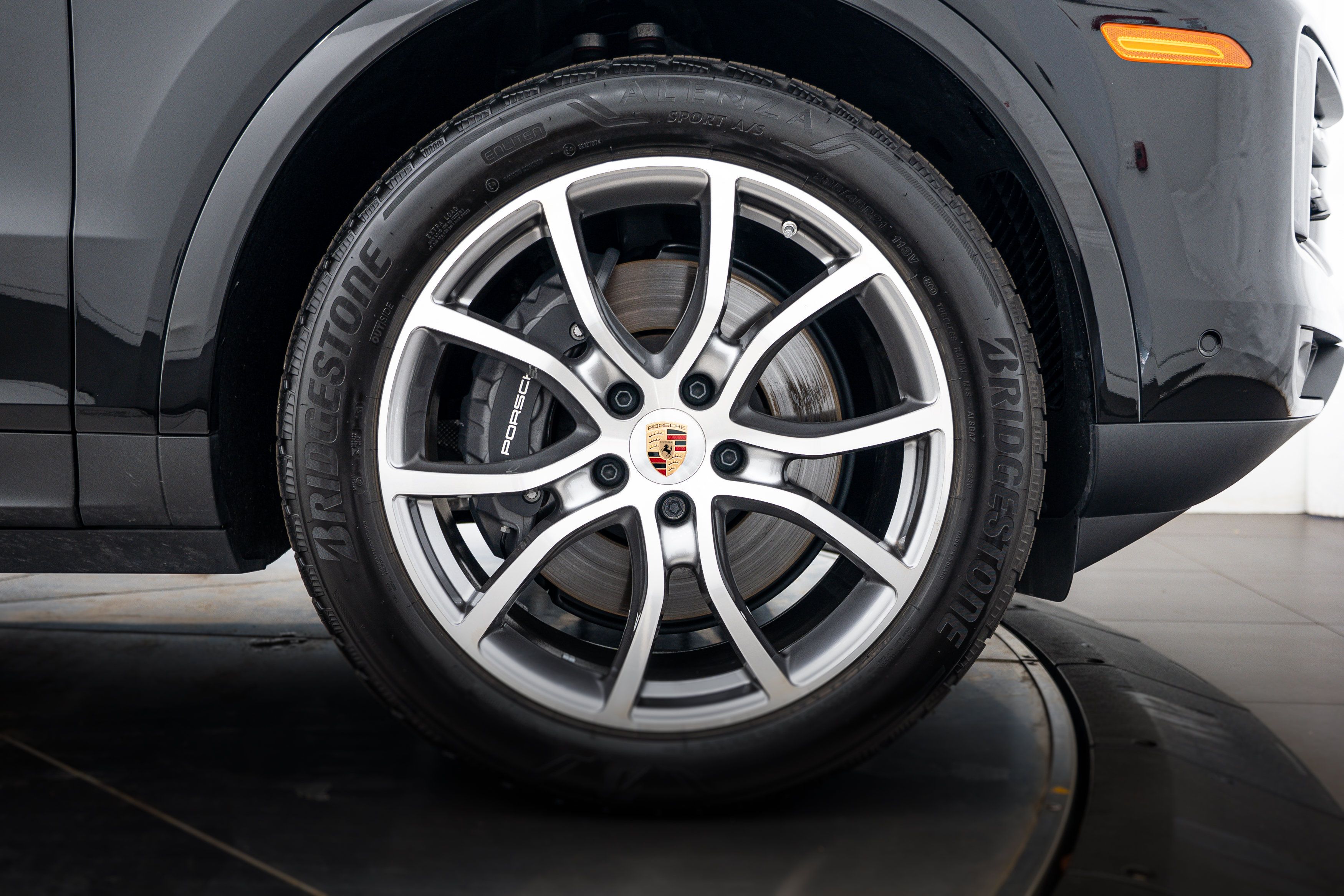 Certified 2026 Porsche Cayenne AWD/4WD image 11