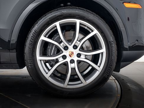 Certified 2026 Porsche Cayenne AWD/4WD image 11