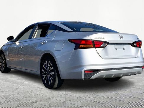 Used 2024 Nissan Altima 2.5 SV image 4