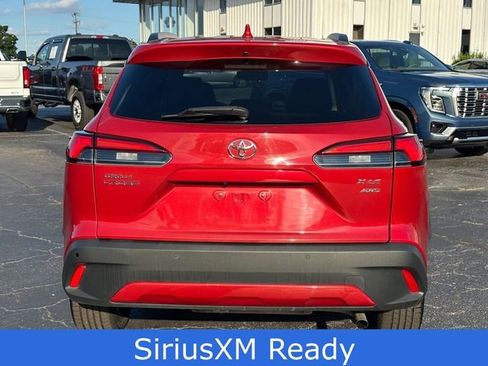 Used 2023 Toyota Corolla Cross XLE image 12