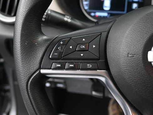 Used 2021 Nissan Versa SV FWD image 34
