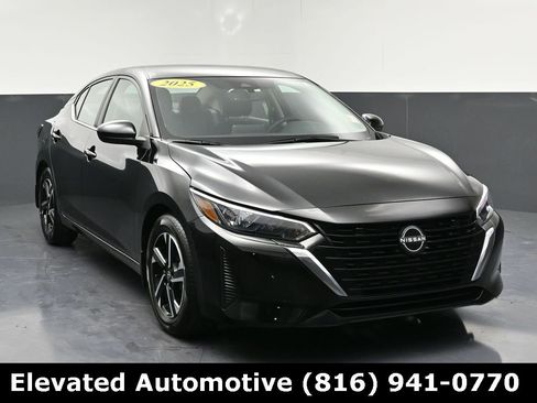 Certified 2025 Nissan Sentra SV image 1