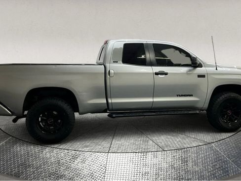Used 2016 Toyota Tundra SR5 w/ SR5 Upgrade Package image 9