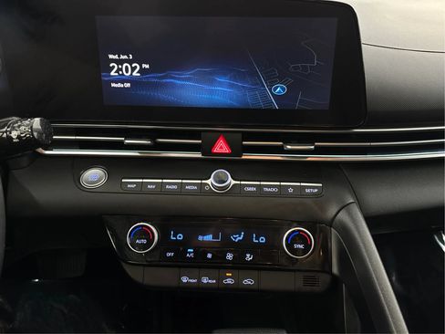 Used 2024 Hyundai Elantra SEL FWD image 19