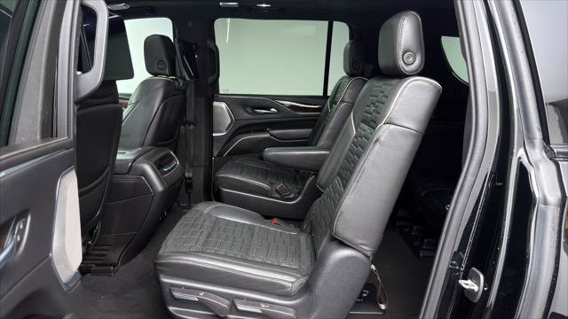 Used 2021 Cadillac Escalade ESV Sport Platinum RWD image 17