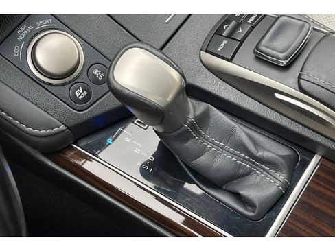 Used 2017 Lexus ES 300h image 34