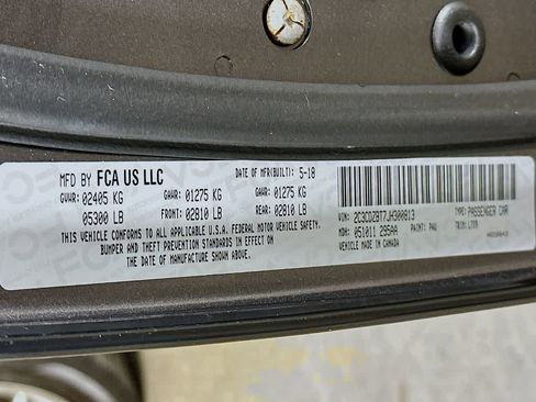 Used 2018 Dodge Challenger R/T image 22