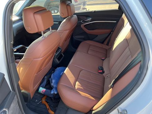 Used 2019 Audi e-tron Prestige image 7