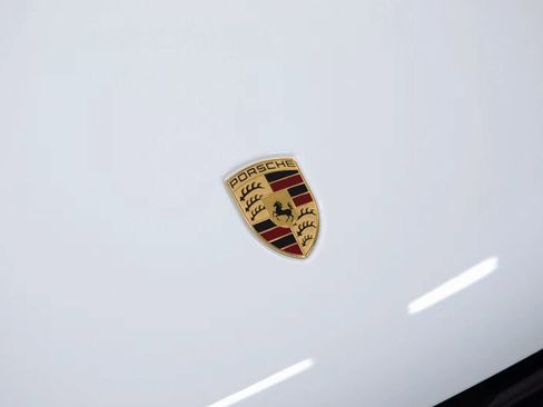 Certified 2025 Porsche Macan image 34