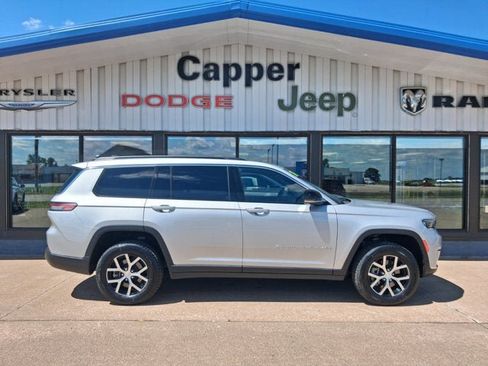 Used 2024 Jeep Grand Cherokee L Limited AWD/4WD image 30