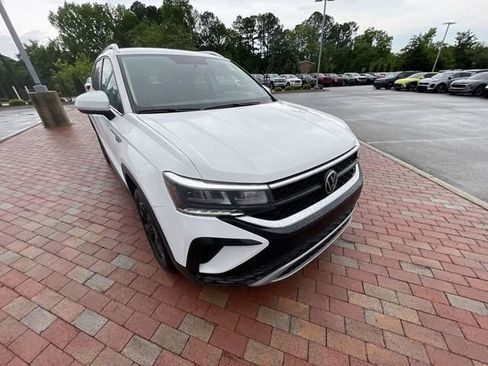 Used 2022 Volkswagen Taos SE FWD image 23