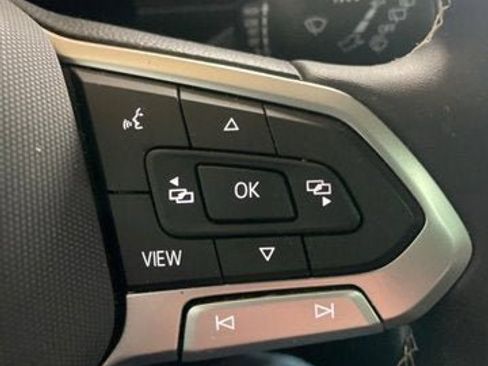 Certified 2023 Volkswagen Tiguan SE w/ Panoramic Sunroof Package AWD/4WD image 19