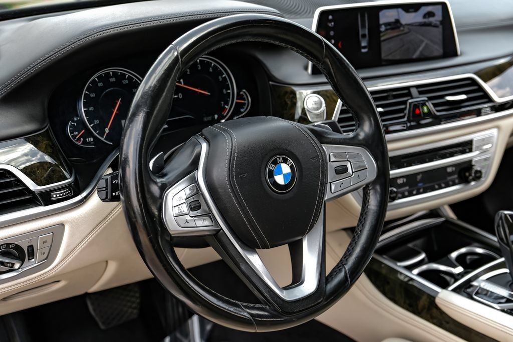 Used 2018 BMW 740i RWD image 14