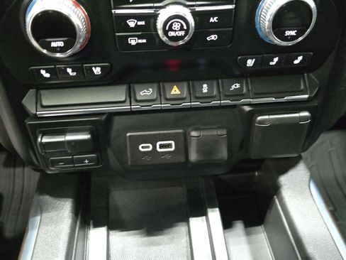 Used 2022 GMC Sierra 1500 SLT image 18