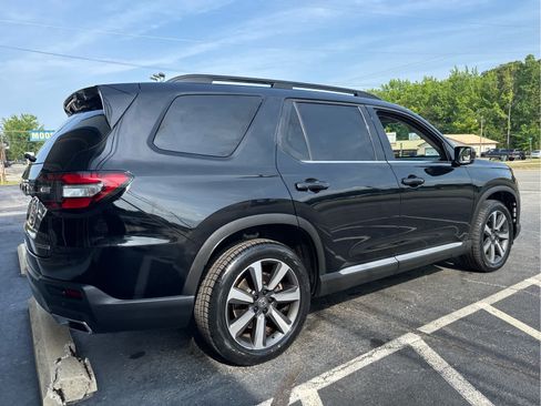 Used 2024 Honda Pilot Touring image 15