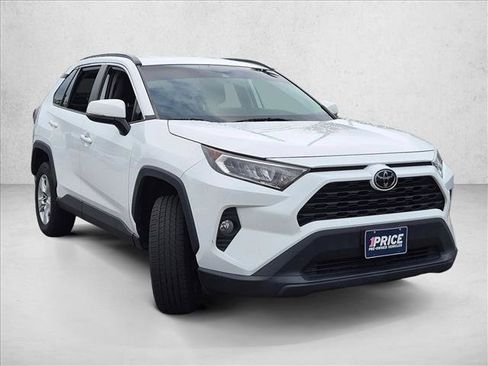 Used 2021 Toyota RAV4 XLE AWD/4WD image 3