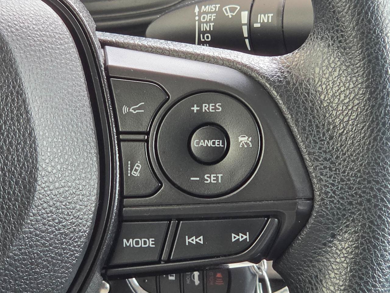 Used 2021 Toyota Corolla LE FWD image 19